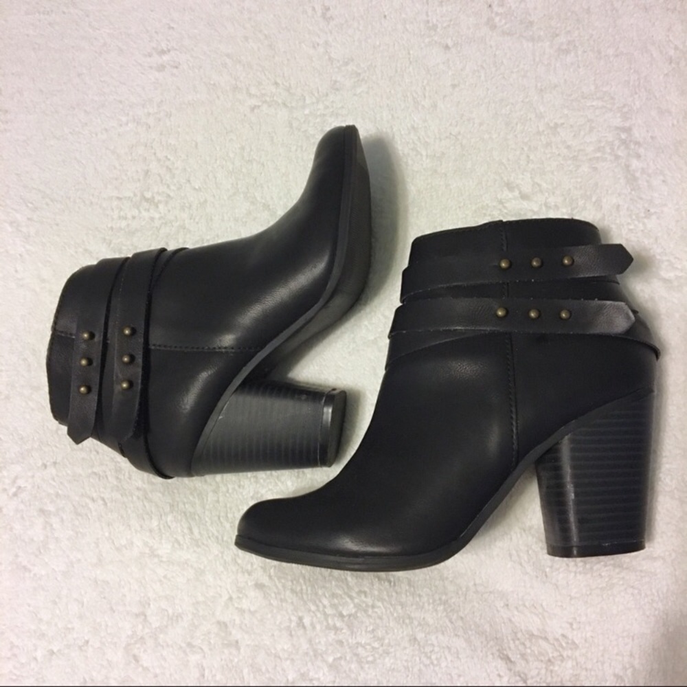 LaurenConrad black boots size 6.5